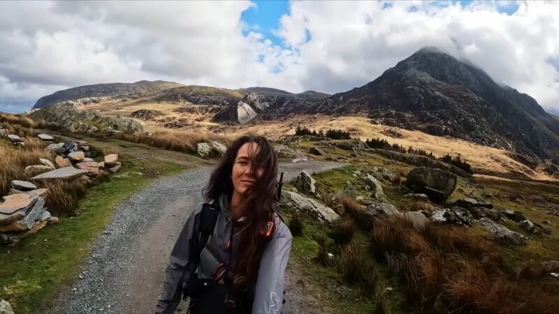 Woman go in Hiking Adventure